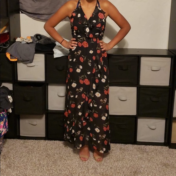 Black dress with floral print - Picture 5 of 5